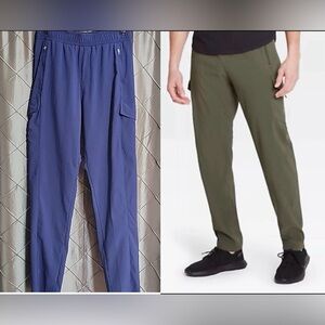 EUC- All in Motion Athleisure Cargo Pant w/Zip Pockets in NAVY